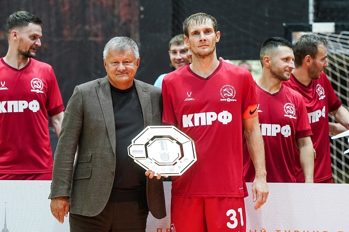 Коммунисты забрали Кубок губернатора Санкт-Петербурга по футзалу