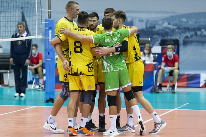 У чемпионов отобрали одну партию