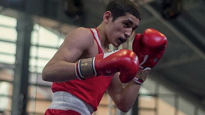 На французском ринге одолел многократного чемпиона Германии