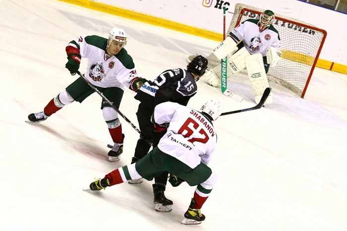Тюменцам предстоит ледовая схватка с «Барсом» (ВИДЕО)