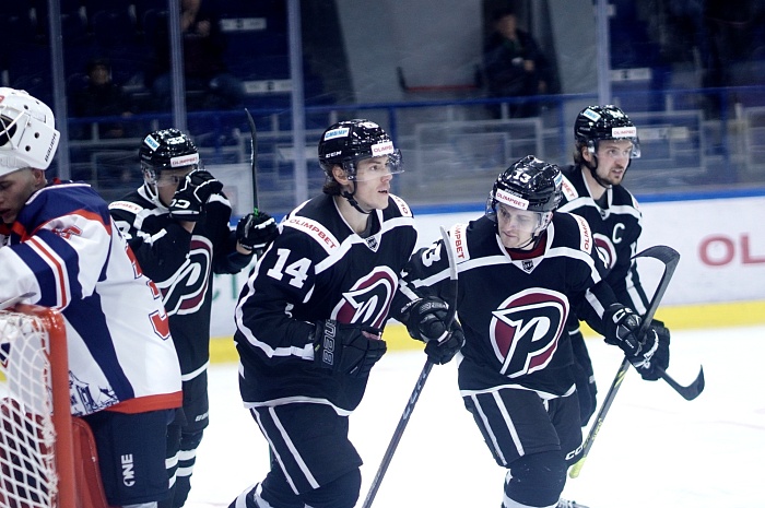 Защитник хоккейного клуба «Рубин» Данил Мокрушев: «Партнёры выводят меня на хорошие позиции – остаётся только забивать»