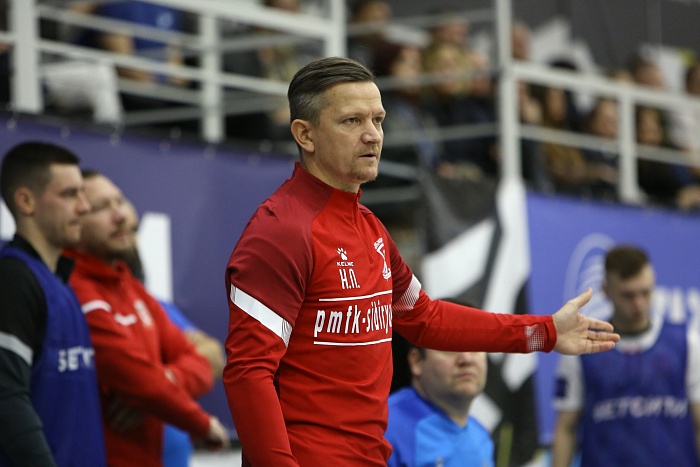 Экс-капитан мини-футбольного клуба «Сибиряк» Николай Плахов: «Команда Дениса Абышева сейчас своей мощью и вправду напоминает ту старую «Тюмень»