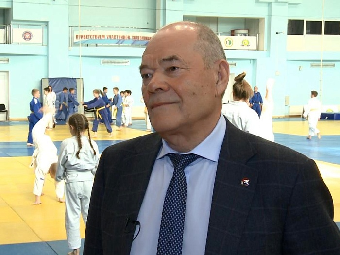 Николай Хохлов: «Денис Вакушин – человек с широчайшим диапазоном действий»