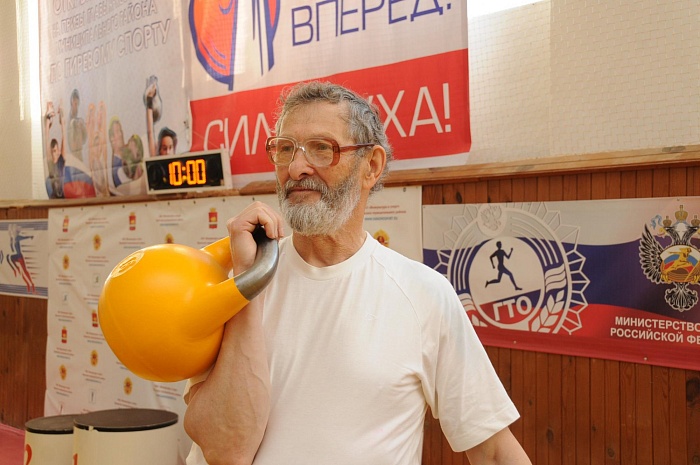 Тюменский ветеран озолотился с гирями