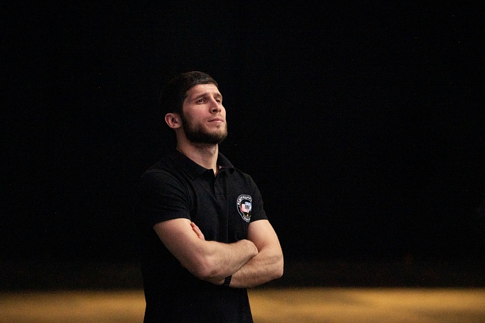 Старший тренер сборной Тюменской области по ММА Раджаб Хучбаров: «Получал вызовы на бой, но я не гонюсь за хайпом»