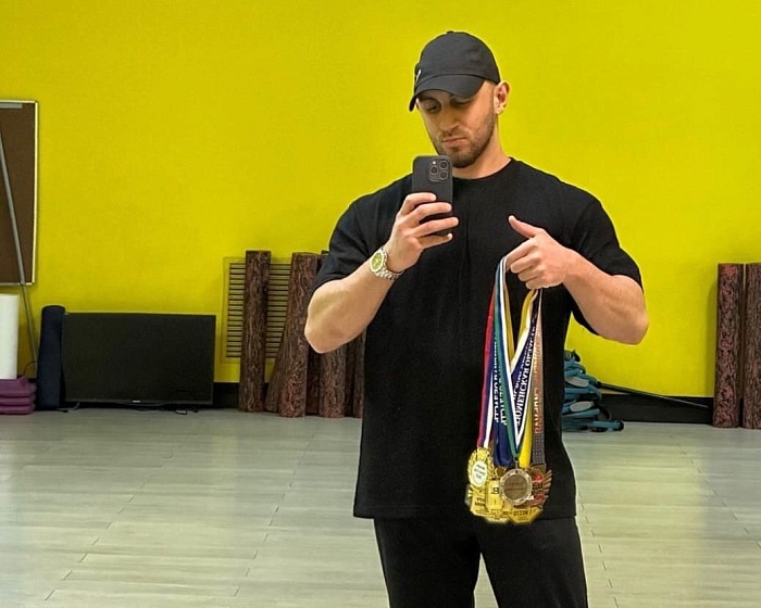 Победитель Кубка Тюменской области по бодибилдингу Эльнур Акберов: «С парнями все ясно – один крупный, другой худой, а девочки все красотки, их труднее объективно оценивать»