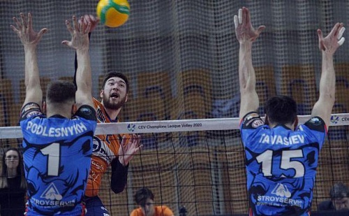 В сургутском клубе поляка заменит серб