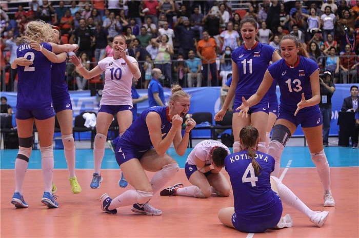 Тюменка тренируется со студенческой сборной