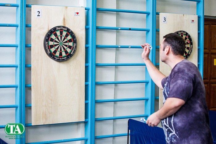 Метали дротики с зарубежными лингвистами