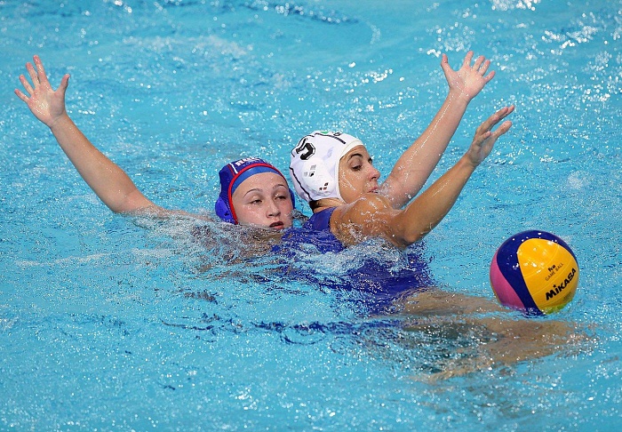 Уступили гречанкам в гостях