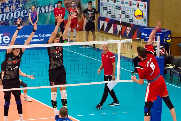 Стартуют матчем с новосибирцами