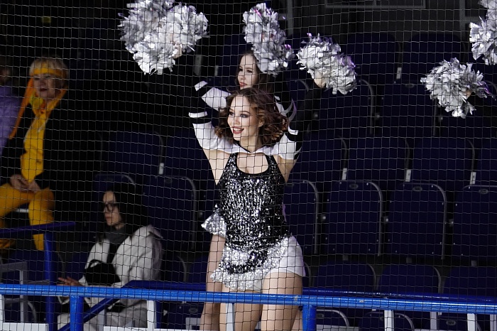 Хоккейный клуб «Рубин» победил в Новокузнецке и завершил первый круг на вершине таблицы