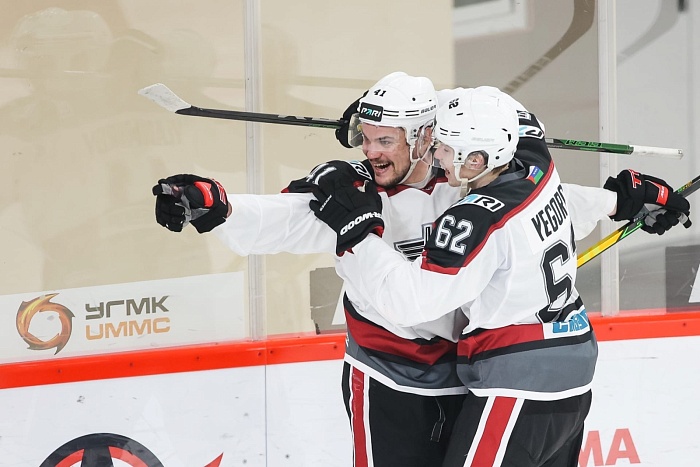 Тюменский хоккейный клуб «Рубин» в гостях одолел горняков из Верхней Пышмы!