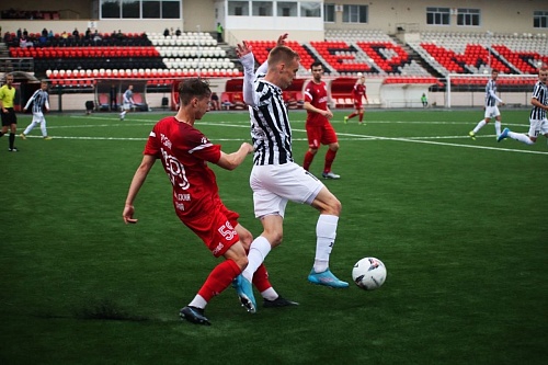 Футболисты «ИЛЬПАРа» разгромили земляков в пермском дерби