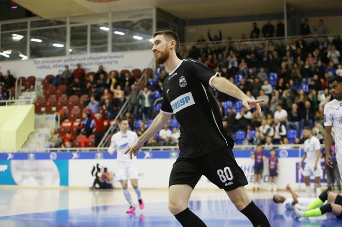 Игрок футзального клуба "Тюмень" Денис Неведров трижды забил албанцам