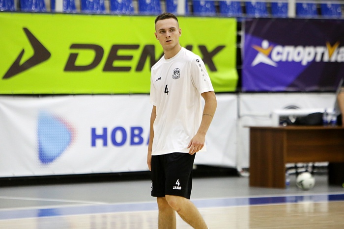 Максим Бажок