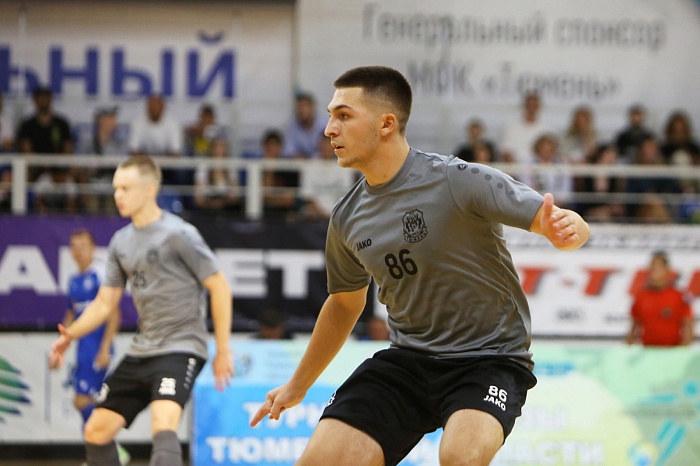 Нападающий мини-футбольного клуба «Сибиряк» Дмитрий Босюк: «Хочу вернуться в МФК «Тюмень» уже состоявшимся игроком»