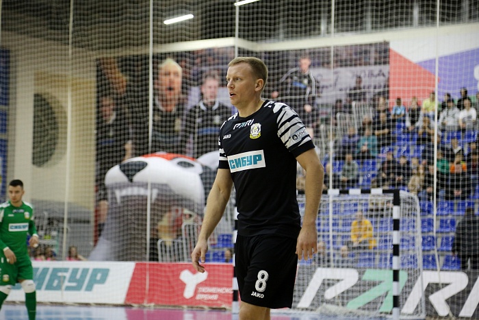 Защитник МФК «Тюмень» Александр Упалёв: «Спасибо пацанам, что не расклеились после пропущенных мячей и продолжили играть в тот футбол, который показывали в течение первого тайма»