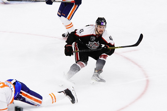 Нападающий ХК «Рубин» Николай Владимиров: «У нас ребята из первой тройки - тоже будь здоров!»