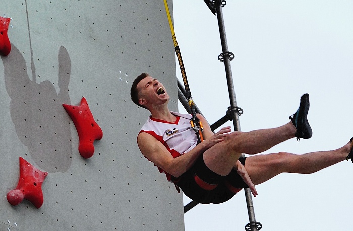 Сборная Тюменской области по скалолазанию осталась без медалей в день 300-летия Екатеринбурга