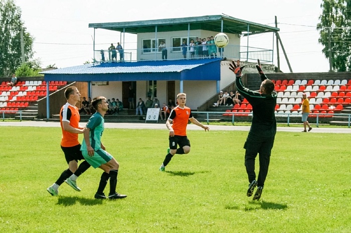 Тобольский футбольный клуб «Тобол» в гостях разгромил «Атлант» из Ялуторовска