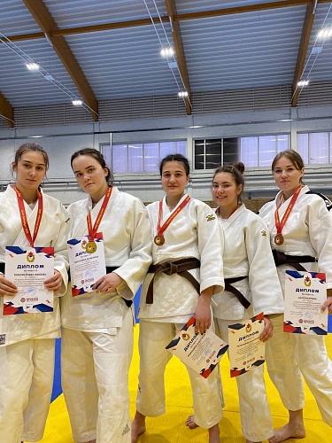 В Санкт-Петербурге взяли пять медалей