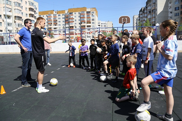 Генеральный директор медиахолдинга «Сибинформбюро» Павел Девайкин: «Тренировки со звёздами тюменского спорта помогают вдохнуть жизнь в спортивные площадки города»