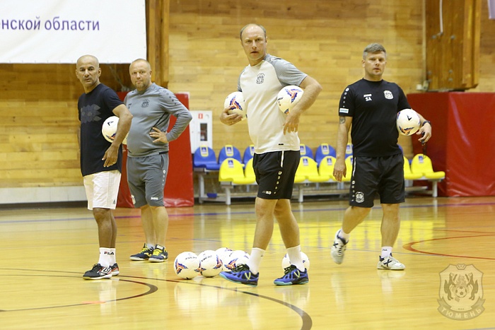 Денис Абышев против Аркадия Белого: в Тюмени пройдёт «Матч легенд» по мини-футболу