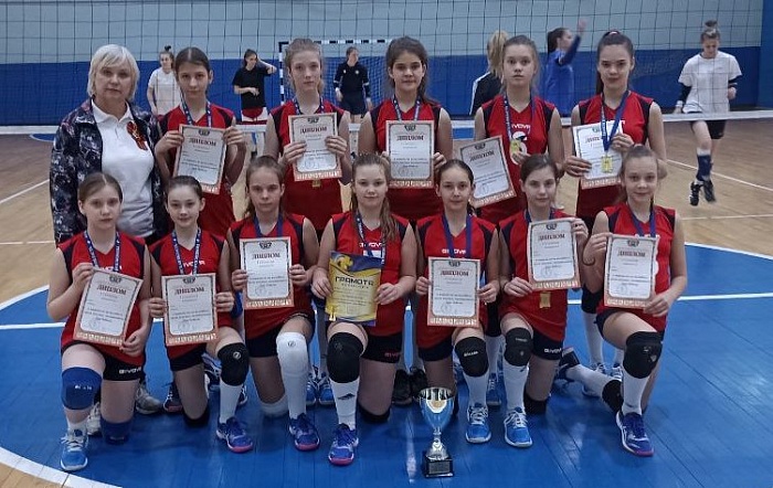 Тоболячки выиграли волейбольный турнир в честь Дня Победы