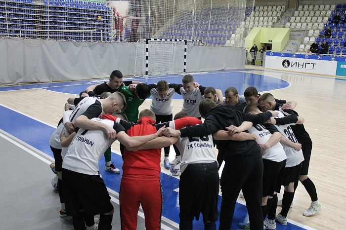 «Вектор» нанёс поражение «деловым» футзалистам