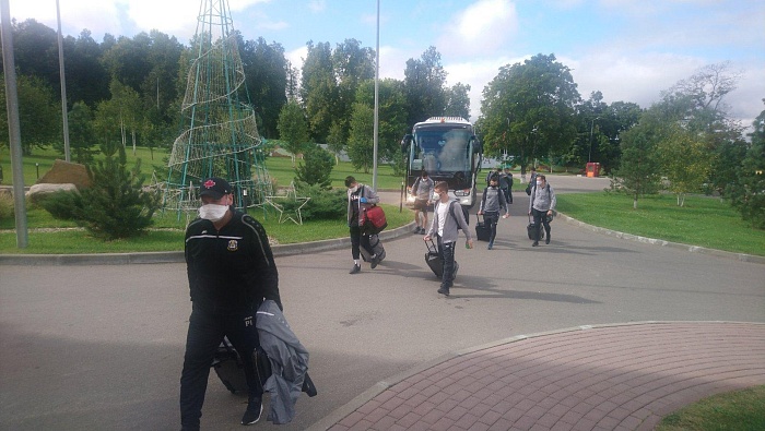 Сибиряки остановились в «Красной Пахре»