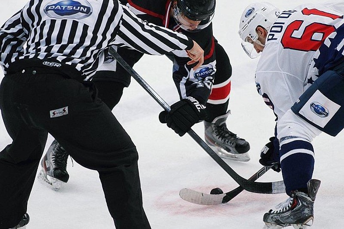 Тюменцы пропустили шесть шайб от «Юниора»