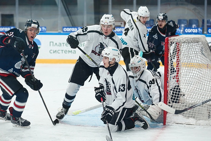 Хоккейная команда «Тюменский Легион» упустила победу в Нижнекамске