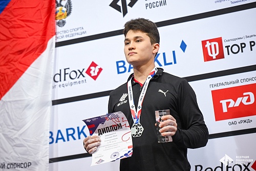 Серебряный призёр Всероссийских соревнований по скалолазанию Иван Земляков: «У нас с Петей сопернические отношения только на трассе, а так мы братья – не разлей вода»