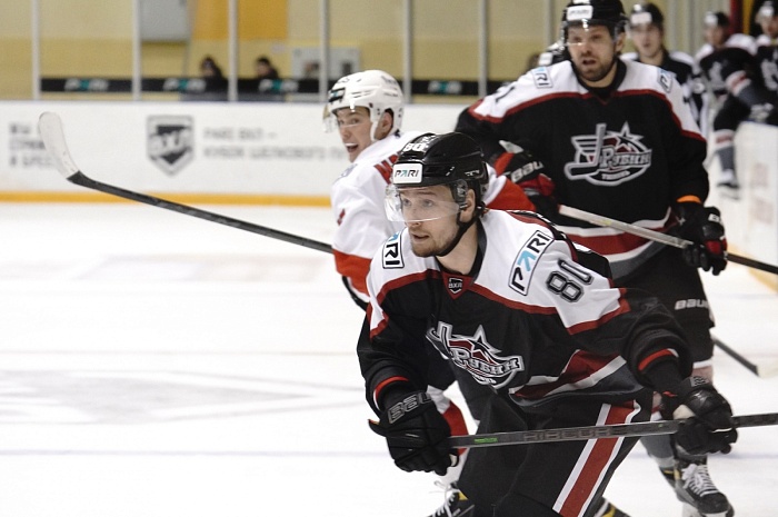 Форвард тюменского хоккейного клуба «Рубин» Кирилл Кошурников: «Не надо никого догонять, нужно просто побеждать»