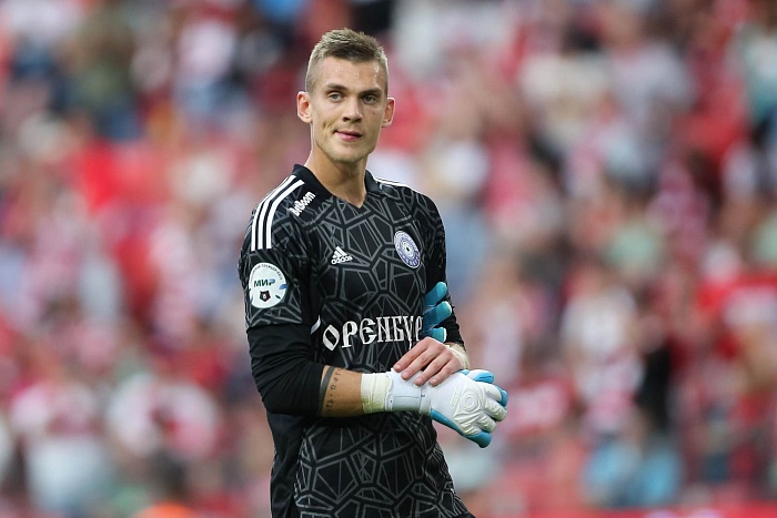 Контракт с футбольным клубом «Тюмень» подписал голкипер Евгений Гошев