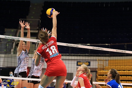 Стартуют матчем против хозяек