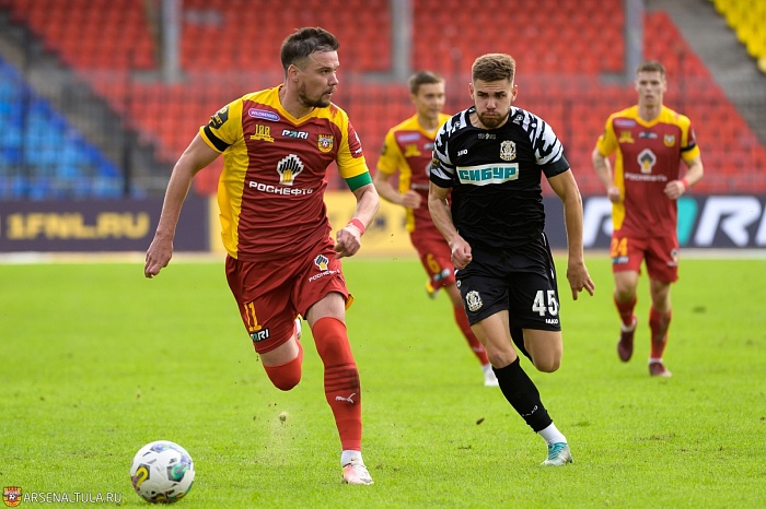 Таблицу Первой футбольной лиги теперь возглавляют две команды