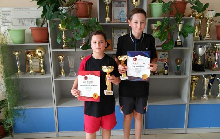 Летние выходные посвятили теннису