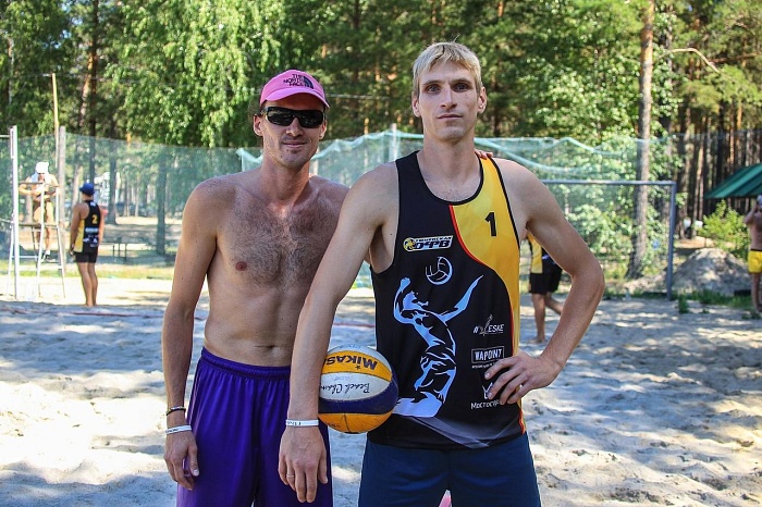 Тюменцы Дмитрий Дубовской и Михаил Сметанин – победители этапа Уральской лиги пляжного волейбола!