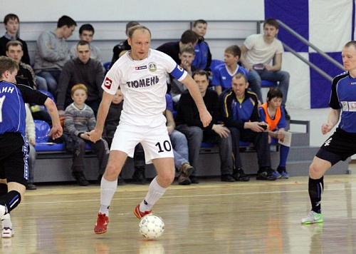 Хет-трик Дениса Абышева спас пивоваров от поражения