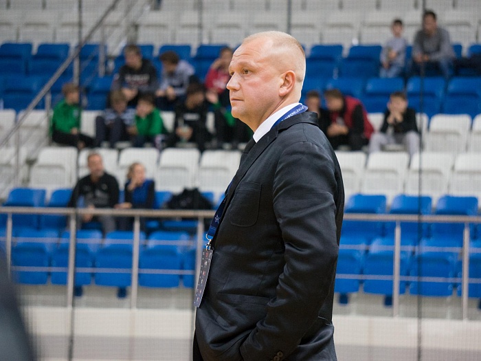 Главный тренер мини-футбольной команды «Тюмень-дубль» Евгений Осинцев: «Сборной России так нельзя играть в обороне!»