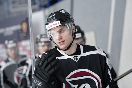 Хоккейный клуб «Рубин»  уступил действующему чемпиону ВХЛ