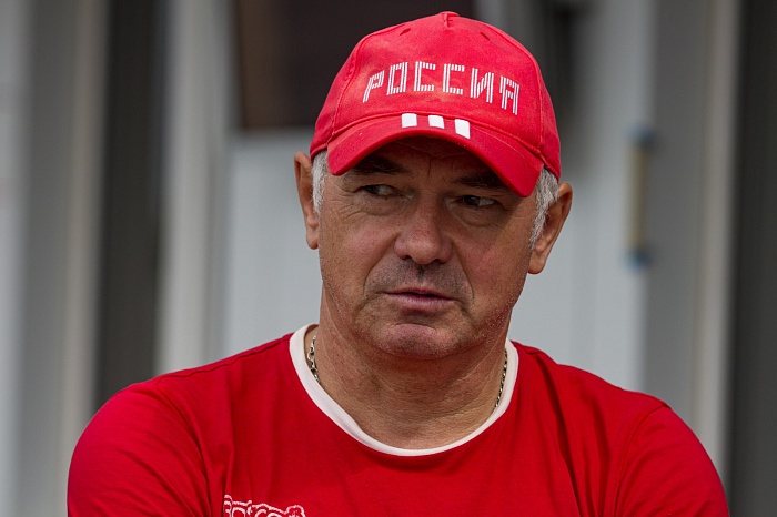 Старший тренер сборной Тюменской области по лыжным гонкам Андрей Иванов: «Молодёжь бежала бок о бок с Иваном Якимушкиным, Елизаветой Пантриной и Глебом Ретивых – это дорогого стоит»