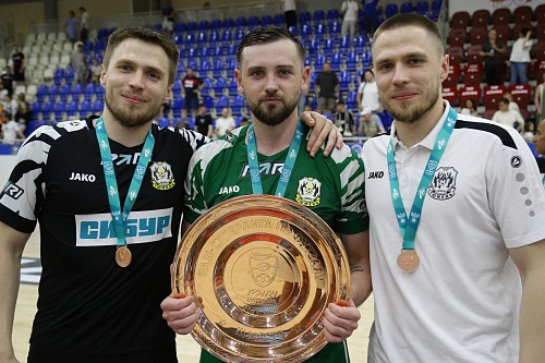 Президент мини-футбольного клуба «Тюмень» Александр Попов: «Сколько ещё лет можно было давать шансов братьям Емельяновым? Люди подумали, видимо, что они здесь навсегда…»