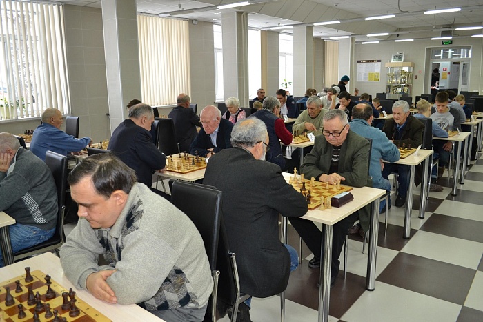 Сражались в рапид в честь дня инвалида