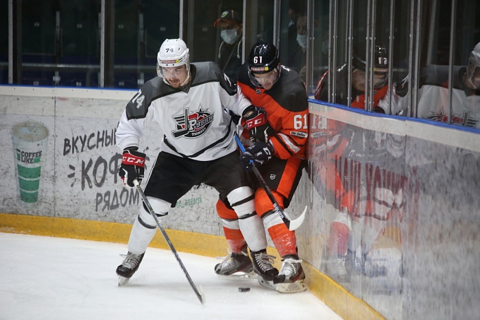 Тюменцы перебросали соперника