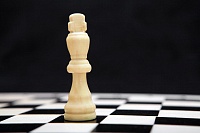 За шахматной доской блистал Карпов
