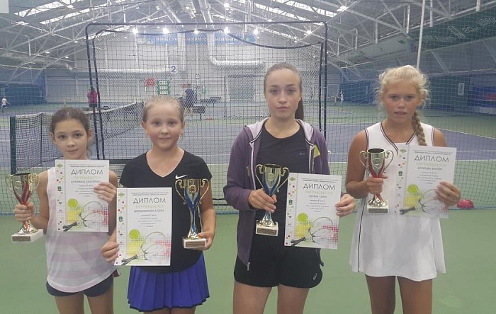 Сыграли в теннис на призы спортшколы