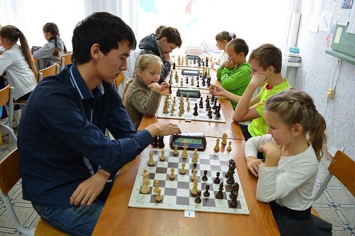 В Ярково сильнейшие сыграли блиц
